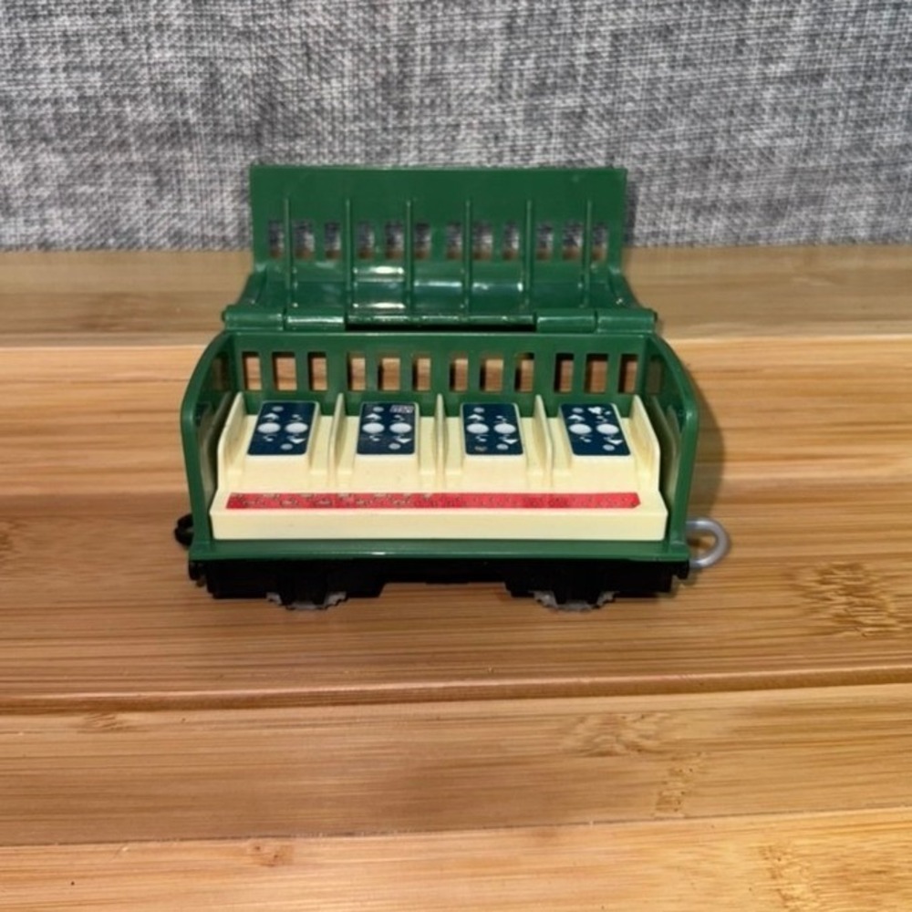 Thomas & Friends TrackMaster Express Passenger Coach Car Green Flip Open Roof